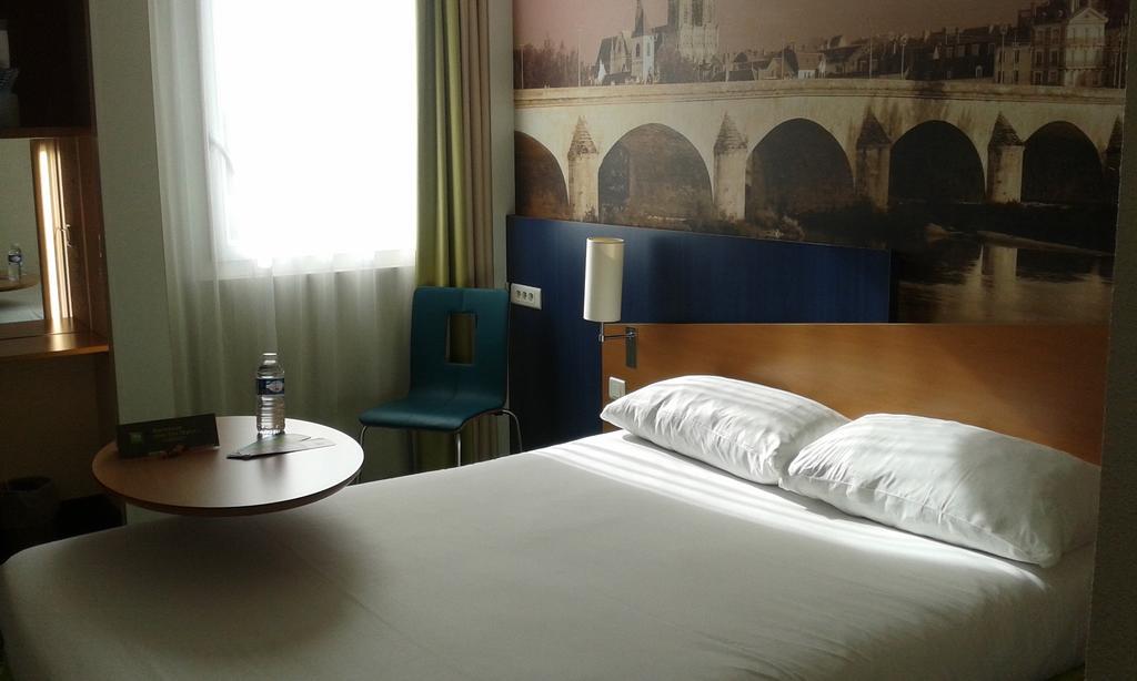 Отель Ibis Styles Orleans Ла-Шапель-Сен-Мемен Экстерьер фото