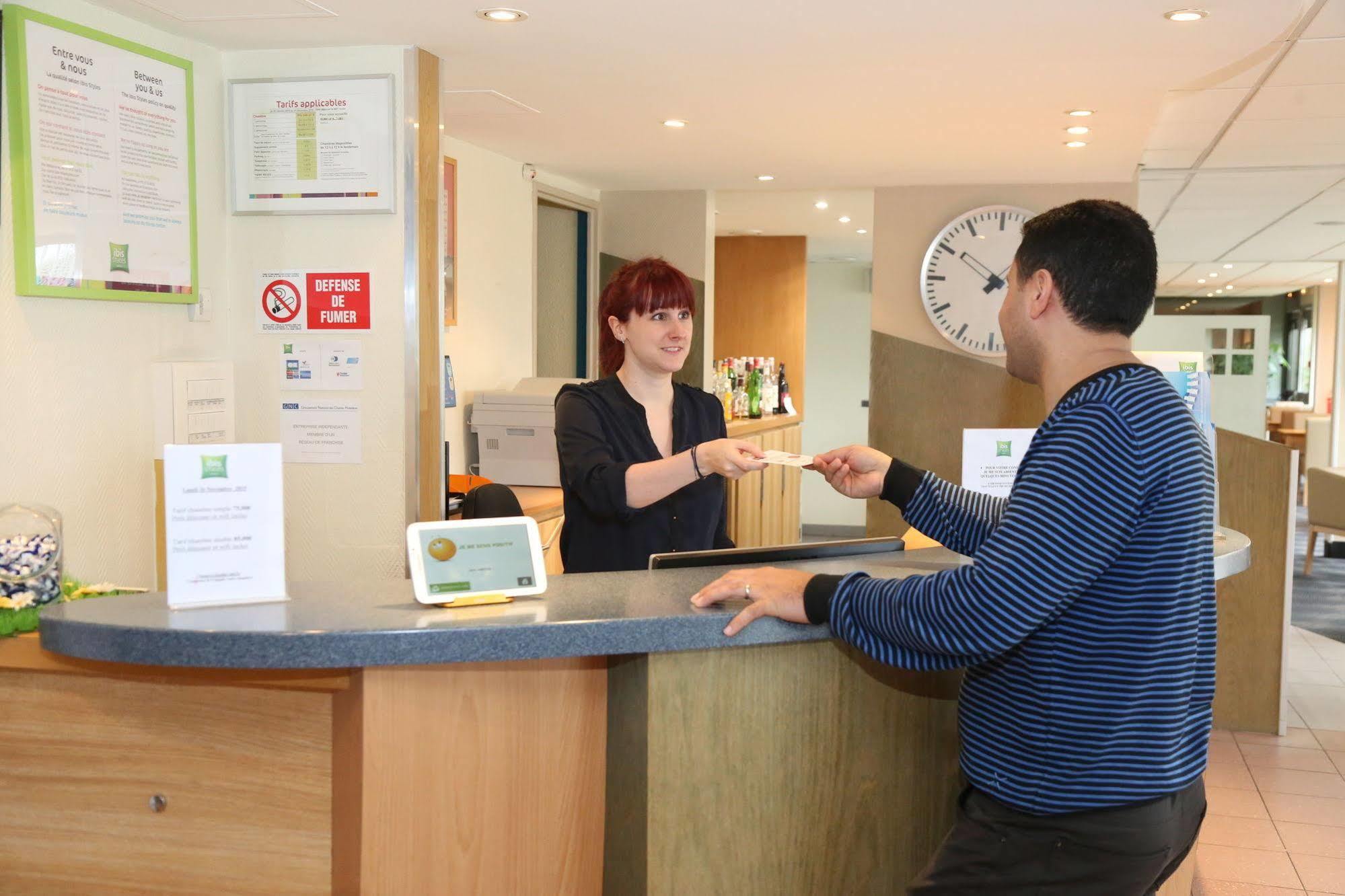 Отель Ibis Styles Orleans Ла-Шапель-Сен-Мемен Экстерьер фото