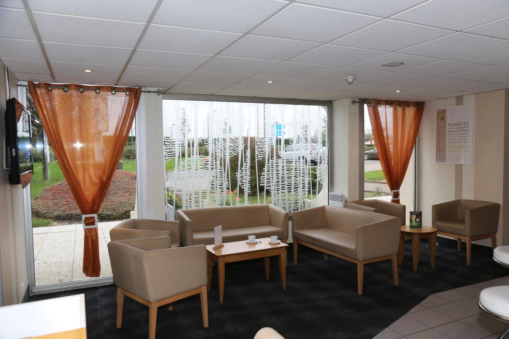 Отель Ibis Styles Orleans Ла-Шапель-Сен-Мемен Экстерьер фото