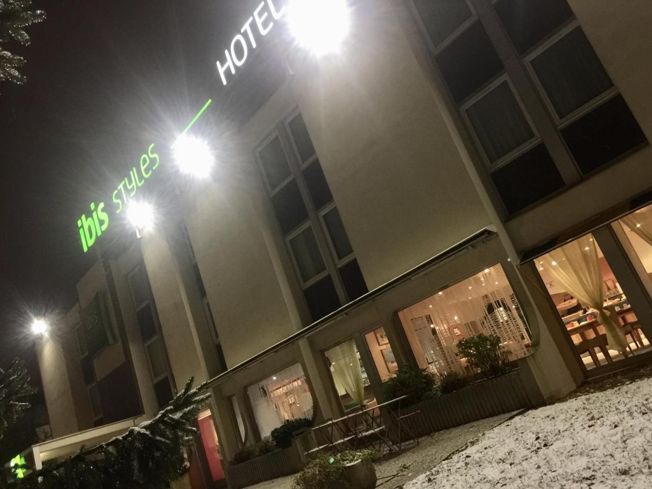 Отель Ibis Styles Orleans Ла-Шапель-Сен-Мемен Экстерьер фото
