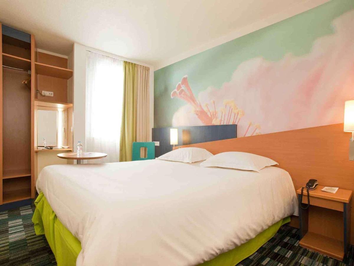 Отель Ibis Styles Orleans Ла-Шапель-Сен-Мемен Экстерьер фото